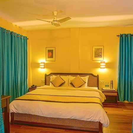 Landmark Hotels Гувахати Екстериор снимка