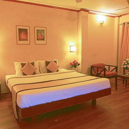 Landmark Hotels Гувахати Екстериор снимка